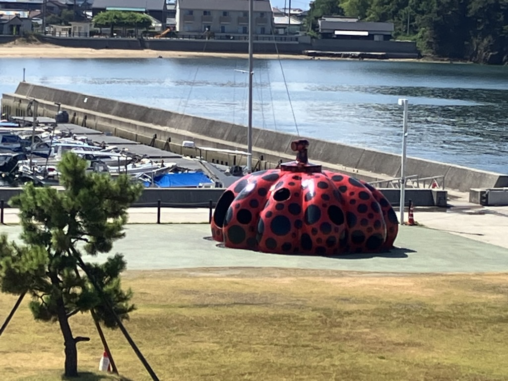 赤かぼちゃ(直島)